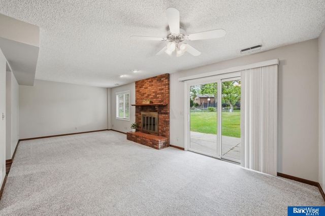 300 N 75 Street, Lincoln, NE 68505