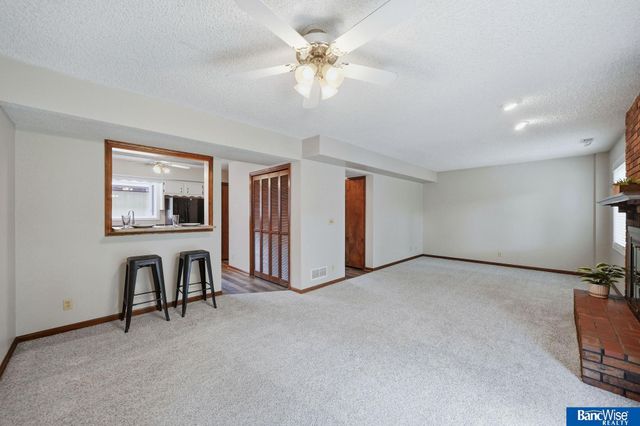 300 N 75 Street, Lincoln, NE 68505