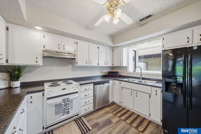 300 N 75 Street, Lincoln, NE 68505