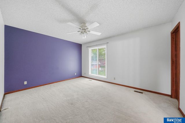 300 N 75 Street, Lincoln, NE 68505