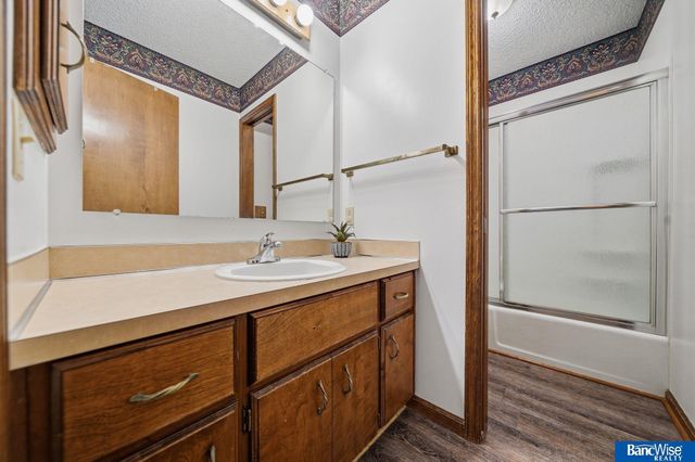 300 N 75 Street, Lincoln, NE 68505