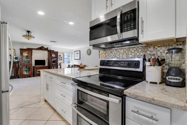 3336 Ave Villandry, Delray Beach, FL 33445