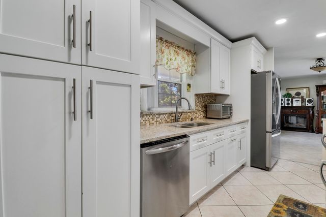 3336 Ave Villandry, Delray Beach, FL 33445