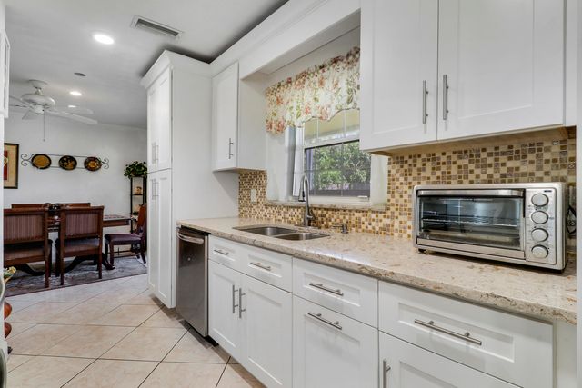 3336 Ave Villandry, Delray Beach, FL 33445
