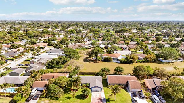 3336 Ave Villandry, Delray Beach, FL 33445