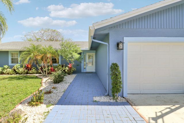 3336 Ave Villandry, Delray Beach, FL 33445