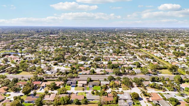 3336 Ave Villandry, Delray Beach, FL 33445