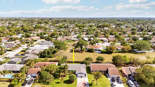 3336 Ave Villandry, Delray Beach, FL 33445