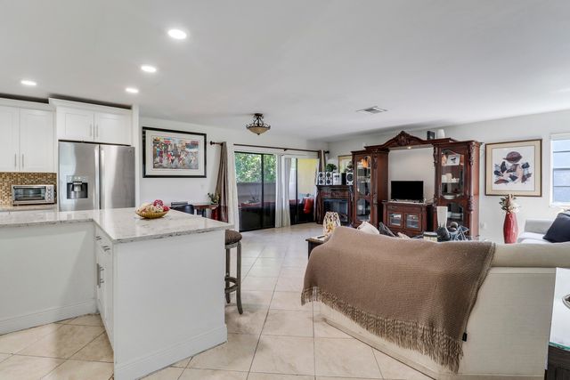 3336 Ave Villandry, Delray Beach, FL 33445