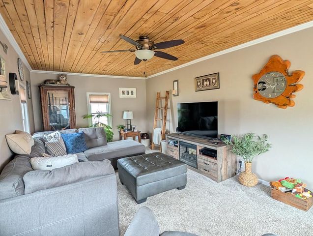 135 FLORENCE STREET, Daggett, MI 49821