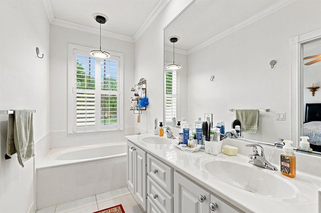 337 Salinas Drive 337, Palm Beach Gardens, FL 33410