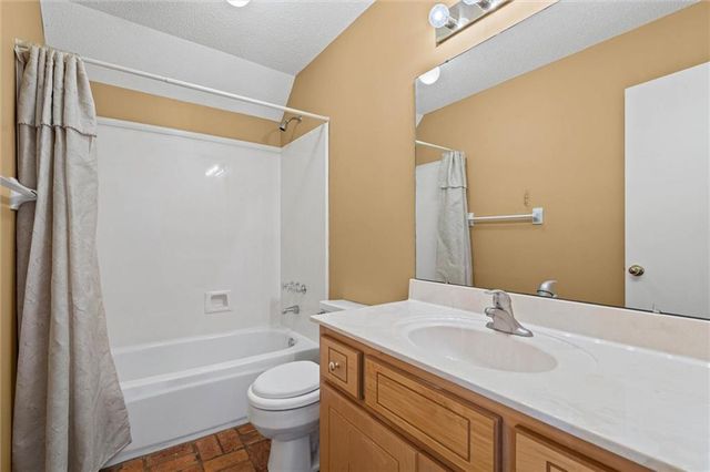 2217 Woodlea N Court, Mobile, AL 36695