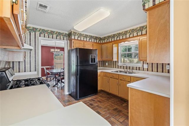 2217 Woodlea N Court, Mobile, AL 36695