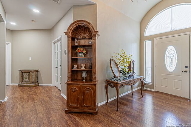 323 SHANNON RIDGE DR., Floresville, TX 78114