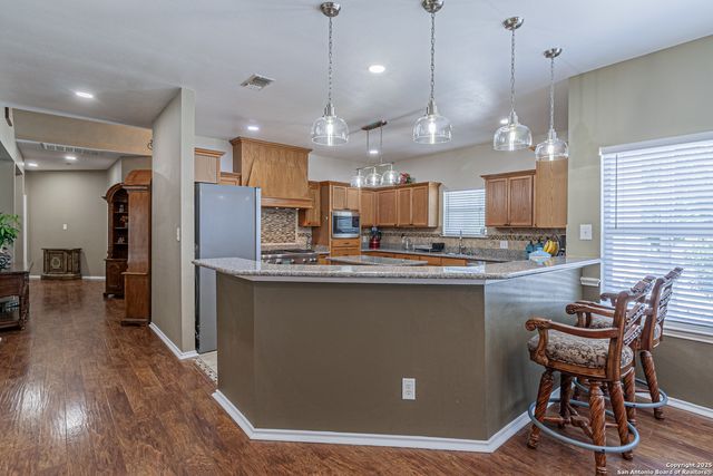 323 SHANNON RIDGE DR., Floresville, TX 78114