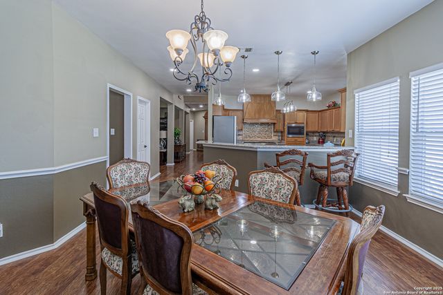 323 SHANNON RIDGE DR., Floresville, TX 78114