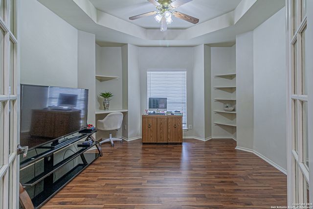 323 SHANNON RIDGE DR., Floresville, TX 78114