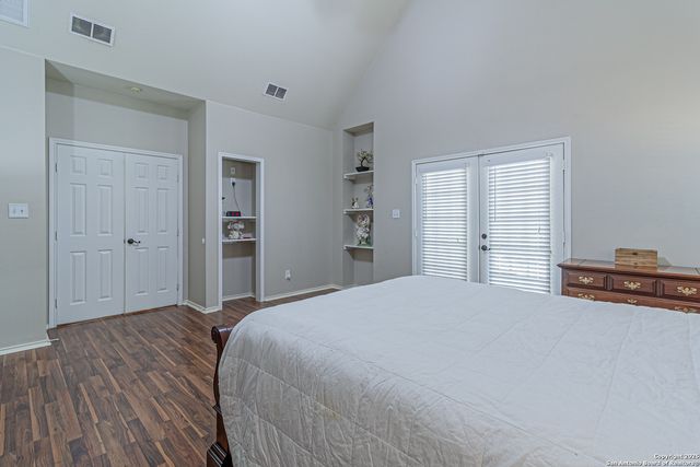 323 SHANNON RIDGE DR., Floresville, TX 78114