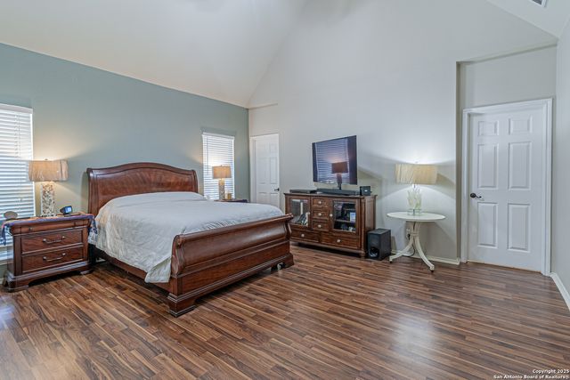 323 SHANNON RIDGE DR., Floresville, TX 78114