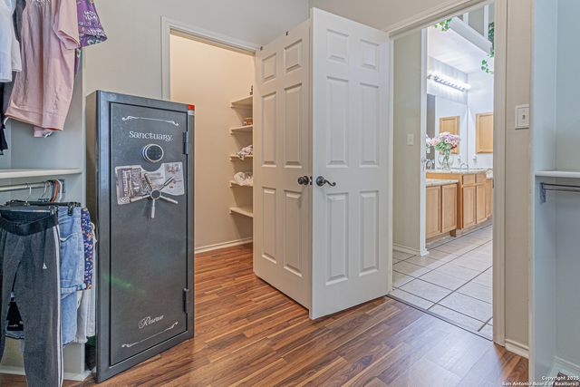 323 SHANNON RIDGE DR., Floresville, TX 78114