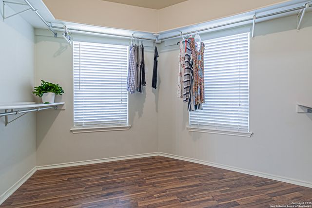 323 SHANNON RIDGE DR., Floresville, TX 78114