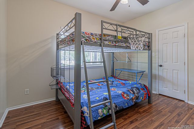 323 SHANNON RIDGE DR., Floresville, TX 78114