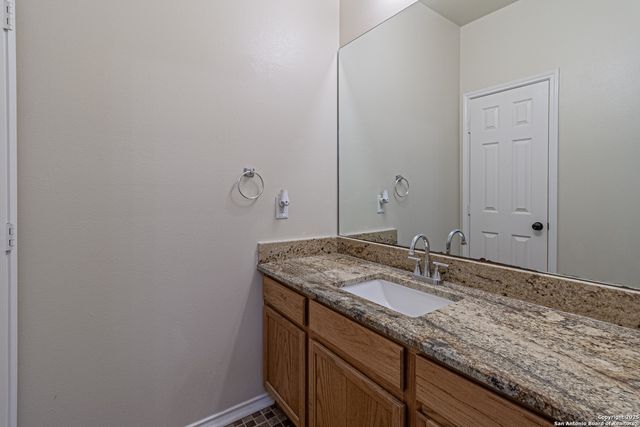 323 SHANNON RIDGE DR., Floresville, TX 78114