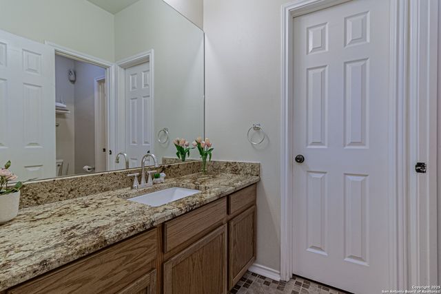 323 SHANNON RIDGE DR., Floresville, TX 78114