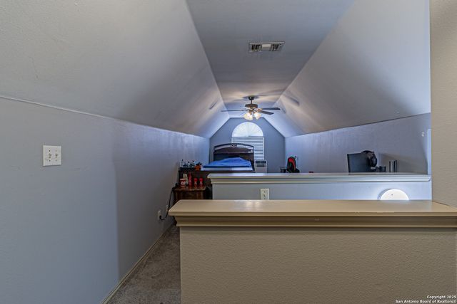 323 SHANNON RIDGE DR., Floresville, TX 78114