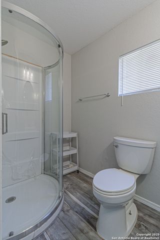 323 SHANNON RIDGE DR., Floresville, TX 78114