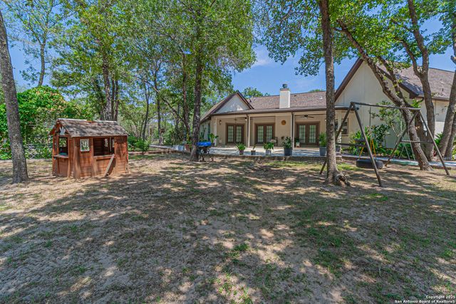 323 SHANNON RIDGE DR., Floresville, TX 78114