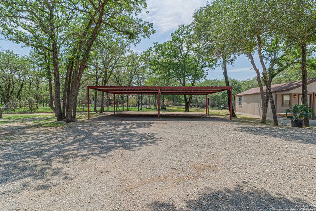 323 SHANNON RIDGE DR., Floresville, TX 78114