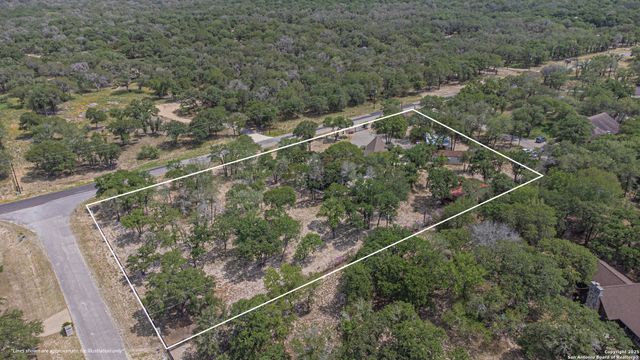 323 SHANNON RIDGE DR., Floresville, TX 78114