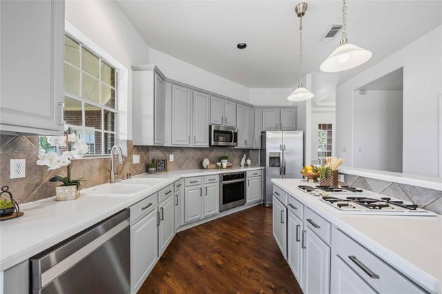 515 Arbor Court, Pearland, TX 77584