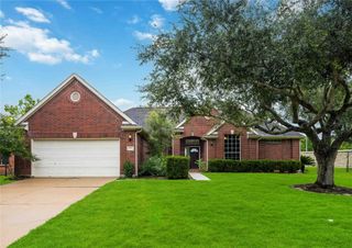 515 Arbor Court, Pearland, TX 77584