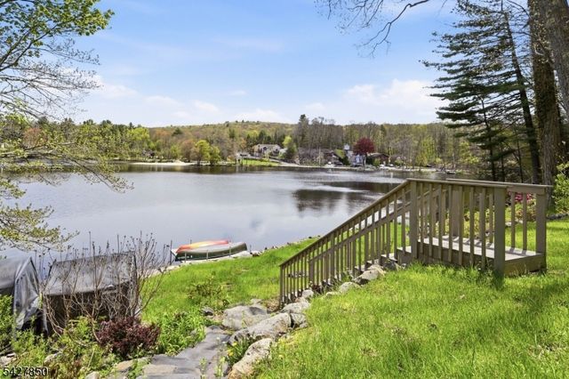51 Goldfinch Ln, West Milford Twp., NJ 07421