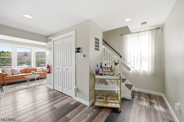 51 Goldfinch Ln, West Milford Twp., NJ 07421