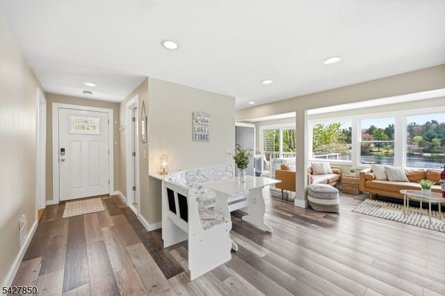 51 Goldfinch Ln, West Milford Twp., NJ 07421