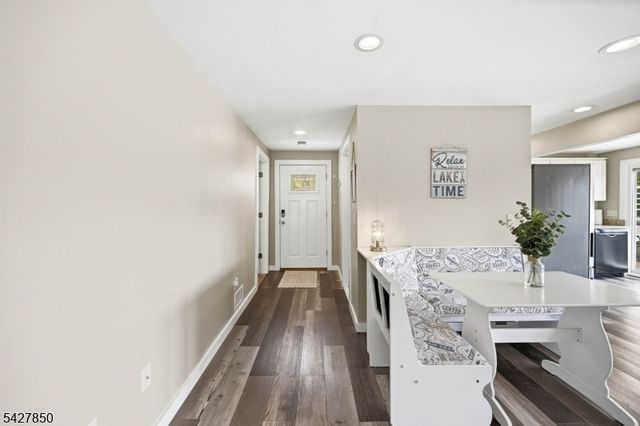 51 Goldfinch Ln, West Milford Twp., NJ 07421