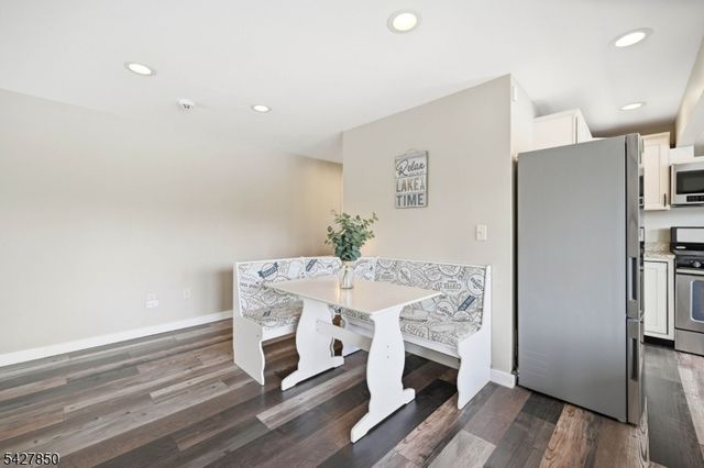 51 Goldfinch Ln, West Milford Twp., NJ 07421