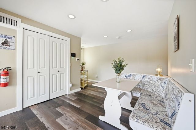 51 Goldfinch Ln, West Milford Twp., NJ 07421
