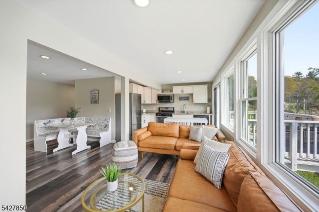 51 Goldfinch Ln, West Milford Twp., NJ 07421