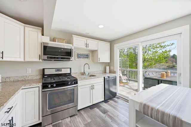 51 Goldfinch Ln, West Milford Twp., NJ 07421