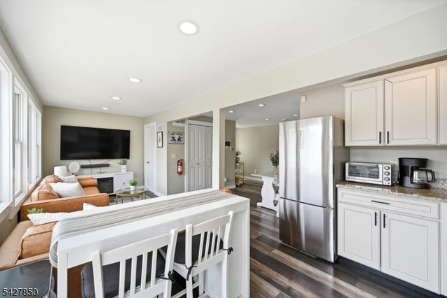 51 Goldfinch Ln, West Milford Twp., NJ 07421