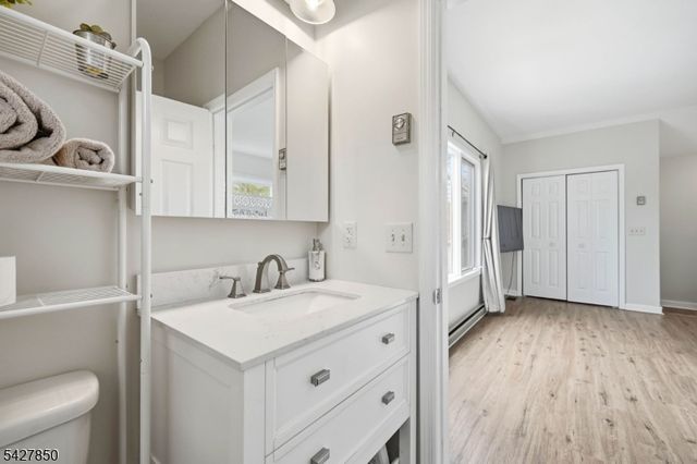 51 Goldfinch Ln, West Milford Twp., NJ 07421