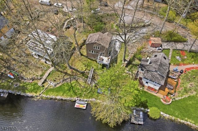 51 Goldfinch Ln, West Milford Twp., NJ 07421