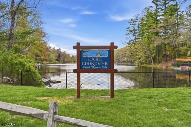 51 Goldfinch Ln, West Milford Twp., NJ 07421