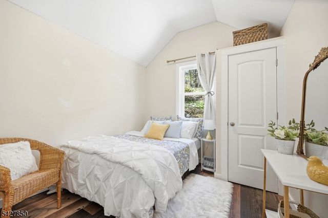 51 Goldfinch Ln, West Milford Twp., NJ 07421