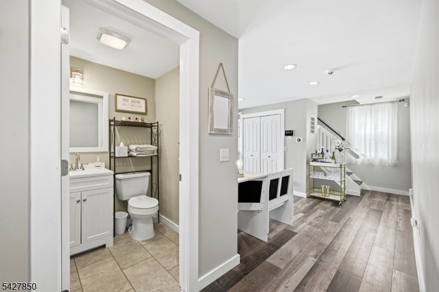51 Goldfinch Ln, West Milford Twp., NJ 07421