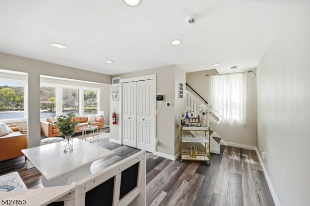 51 Goldfinch Ln, West Milford Twp., NJ 07421